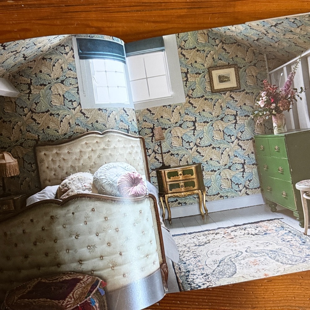 FADED GLAMOUR Decorating Book - Picture 4 of 7